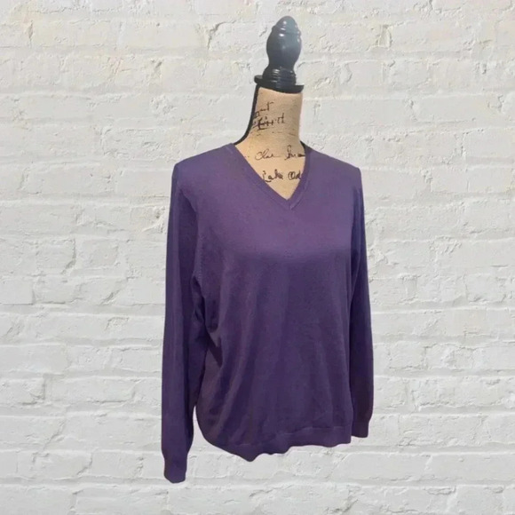 Lands End V-Neck Sweater - Picture 2 of 5